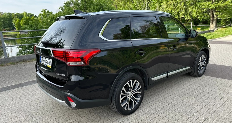 Mitsubishi Outlander cena 79900 przebieg: 210000, rok produkcji 2017 z Wrocław małe 596